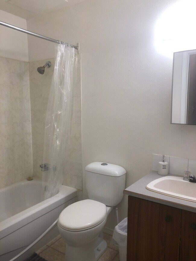 Photo du bâtiment - 8920-8986 86 St