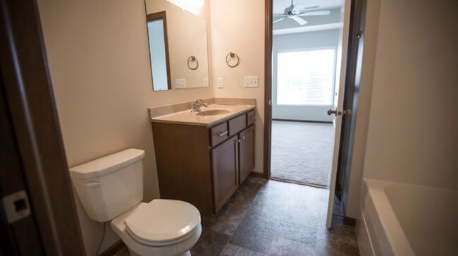 Foto del edificio - Reduced Rate! Flexible Move-In!