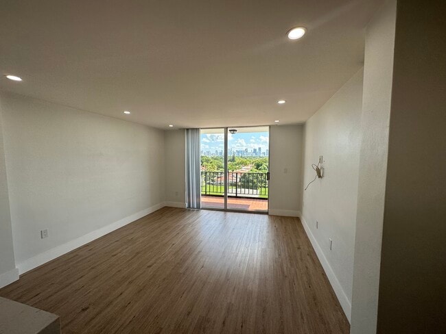 Building Photo - 1400 SW 27th Ave