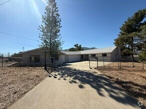 Building Photo - 1345 Casa De Roca Way