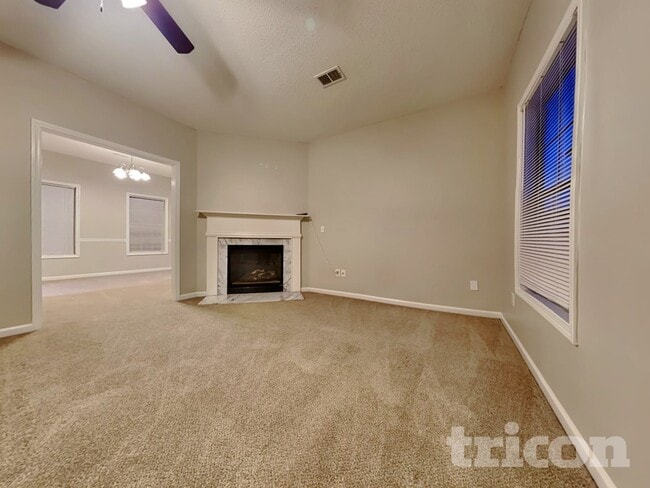 Building Photo - 5774 Broadleaf Way