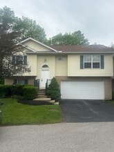 Building Photo - 15 River Ridge Ln