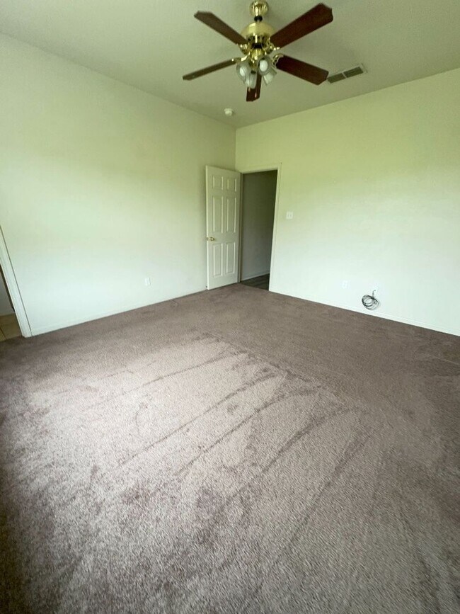 Building Photo - 2801 Seabiscuit Dr