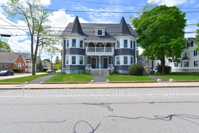 Building Photo - 127 Park St