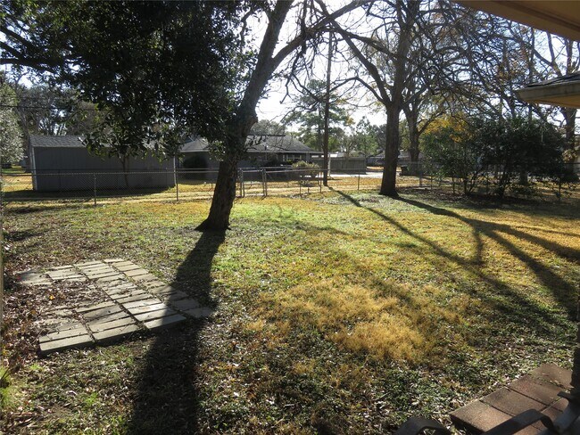 Foto del edificio - 1519 Tobola St