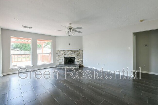 Building Photo - 112 Glade Bridge Ct