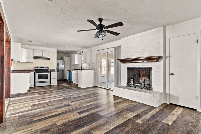Foto del edificio - 1203 Hughes Ave