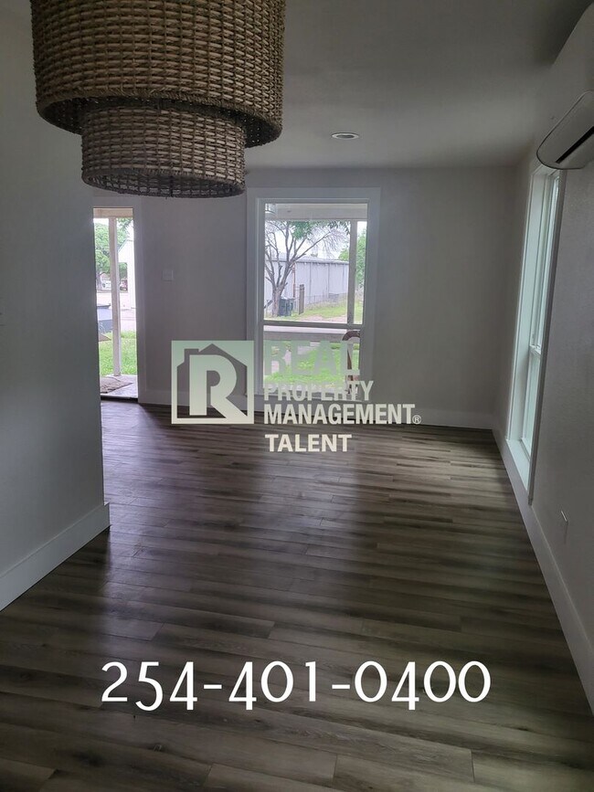 Building Photo - Coming in JULY!! Newly Remodeled 3-Bedroom...