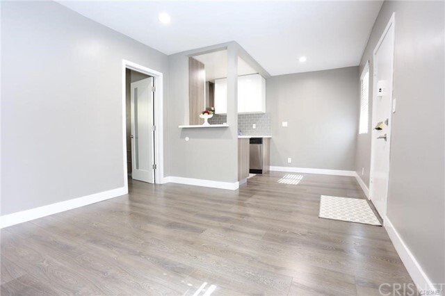Foto del edificio - 1757 N Kingsley Dr
