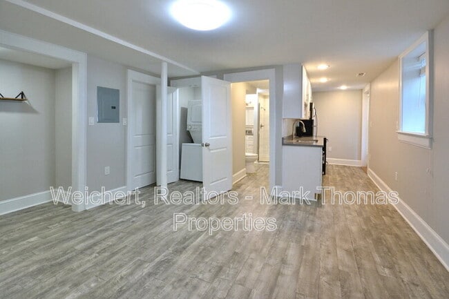 Photo - 1900 Sunset Ave Apartment