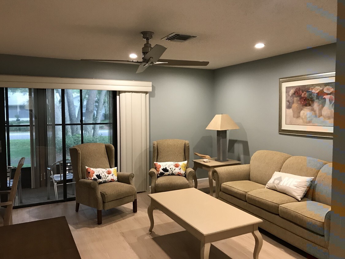 sala de estar - 6594 Brambleleaf Dr