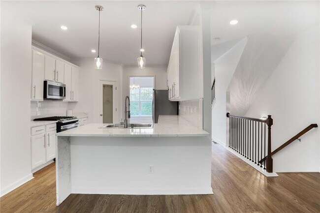 Foto del edificio - 1790 Oak Brook Ln NW