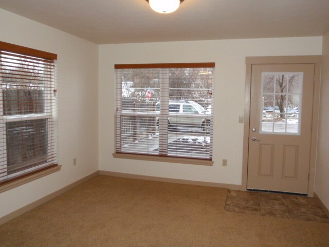 Primary Photo - 1260 S 1st St W