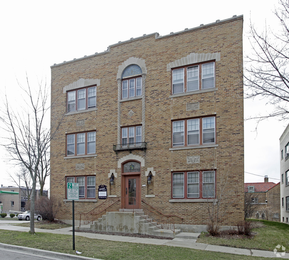 Building Photo - Newton Apartments