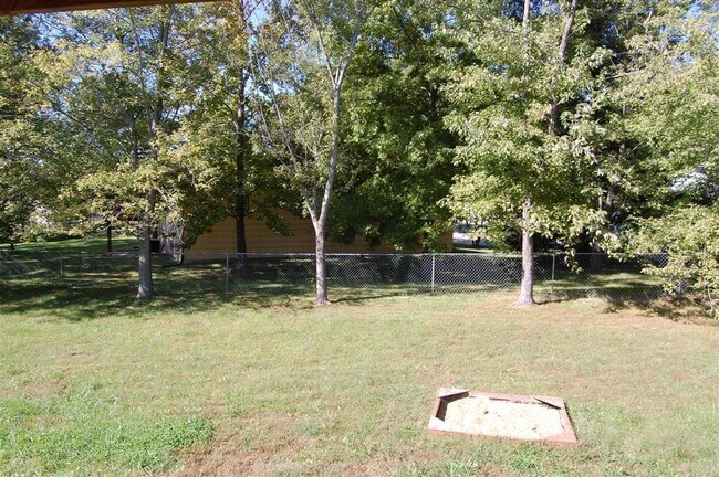 Building Photo - 1509 Waterford Dr