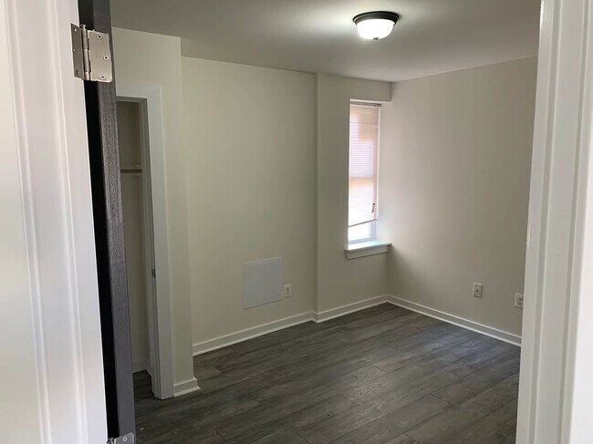 Foto del edificio - 6022 Catharine St