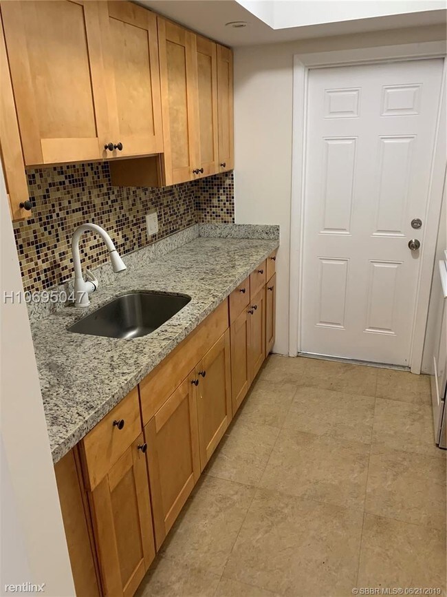 Building Photo - 1 br, 1 bath Condo - Brizza at Hollywood