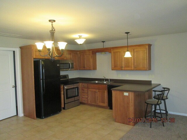 Foto del edificio - Beautiful Townhome Plenty of Space