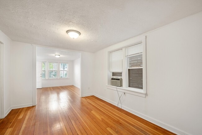 Building Photo - 1747 W Newport Ave