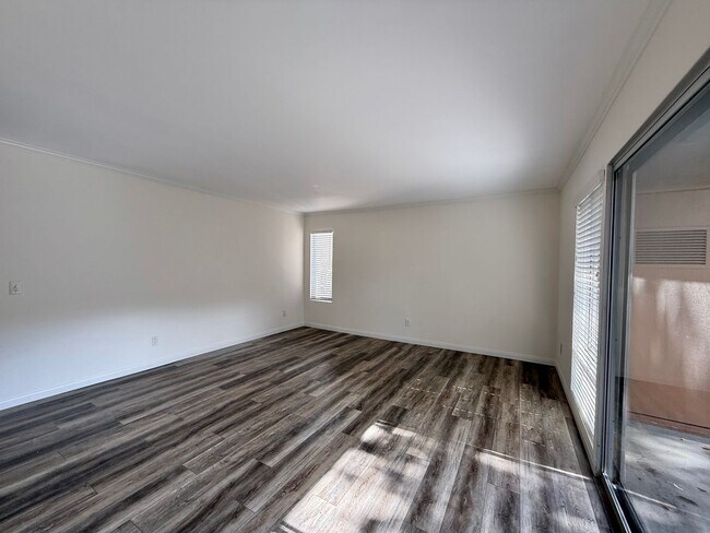 Building Photo - Beautifully Upgraded Condo in Rancho Bernardo