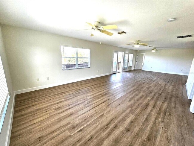 Foto del edificio - 9458 Anita Ave