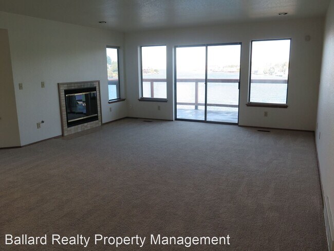 Building Photo - 4 br, 2 bath House - 3630 W Commodore Way