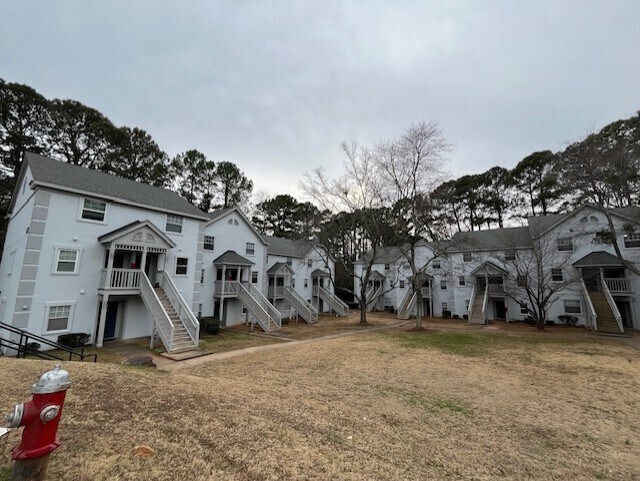Building Photo - 2512 Avent Ferry Rd