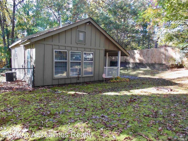 Building Photo - 1 br, 1 bath House - 1421-A Lynn Road
