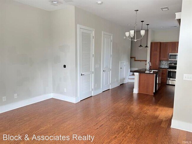 Building Photo - 2 br, 1.5 bath House - 244 William Drummon...