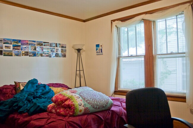 Foto del edificio - 57 Elmwood Pl