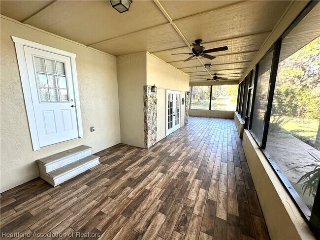 Foto del edificio - 1504 Sam Asbury Ave