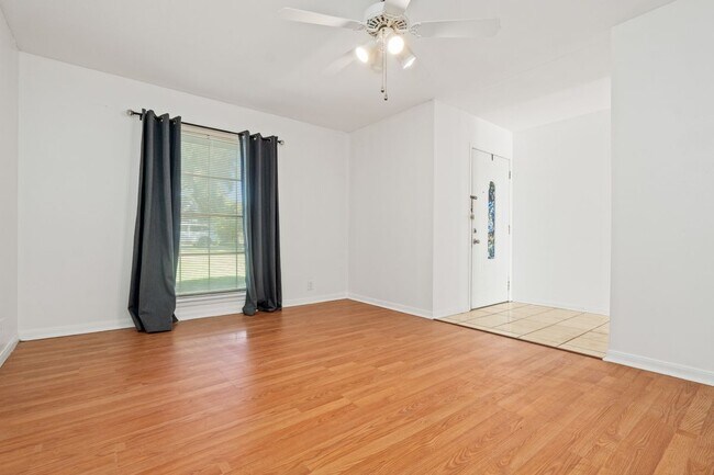 Foto del edificio - 4206 Goshen Pass St