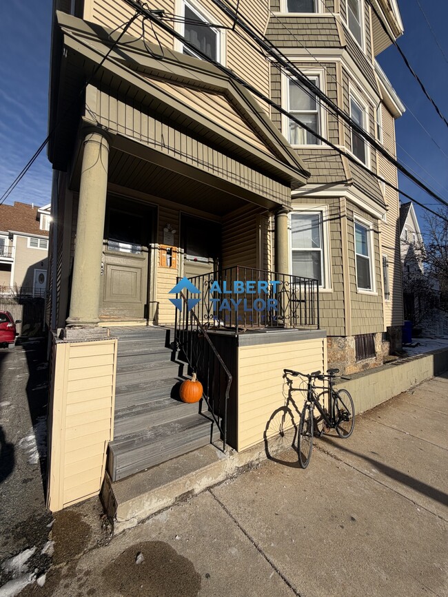 Building Photo - 45 Cherokee St