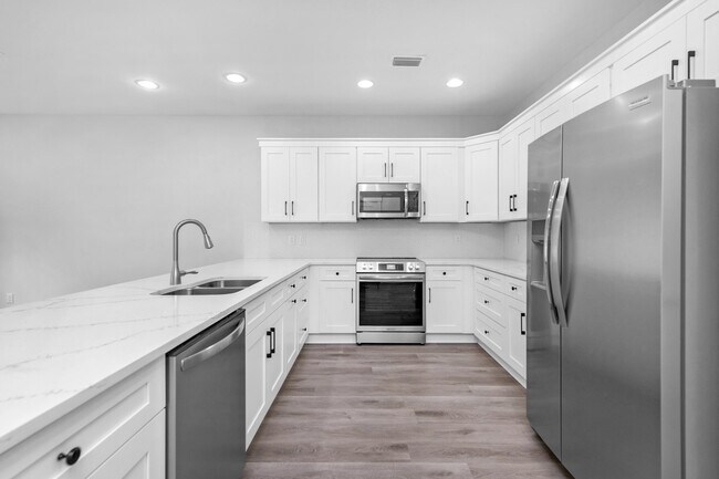 Foto del edificio - 30 Harbeson Ave NE