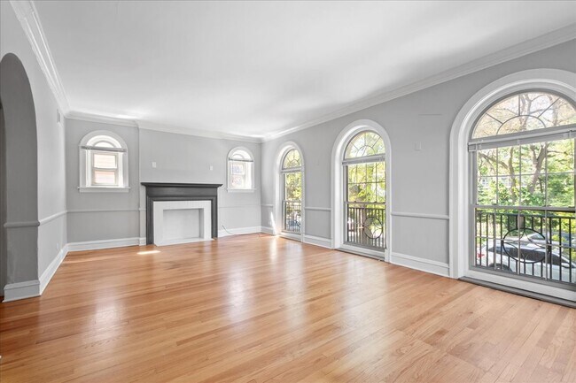 Building Photo - 1414 Dobson St