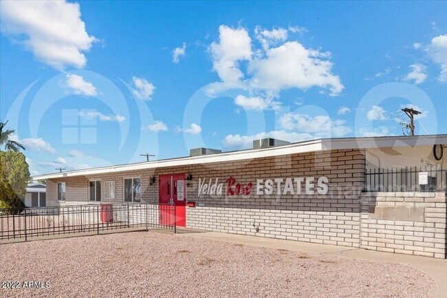 Foto del edificio - 6239 E Butte St