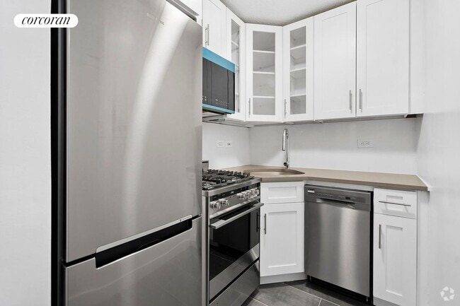 Building Photo - 520 E 81st St