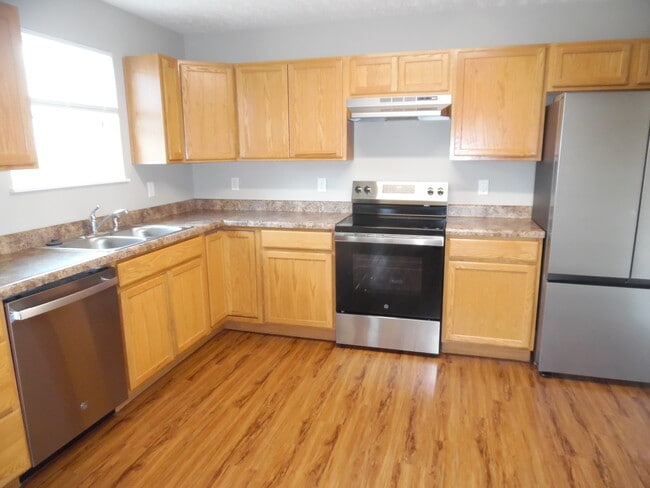 Building Photo - 445 Draft Ct