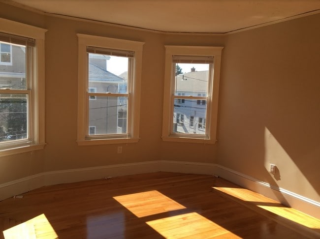 Photo - 295 Washington St (Quincy, MA) Townhome