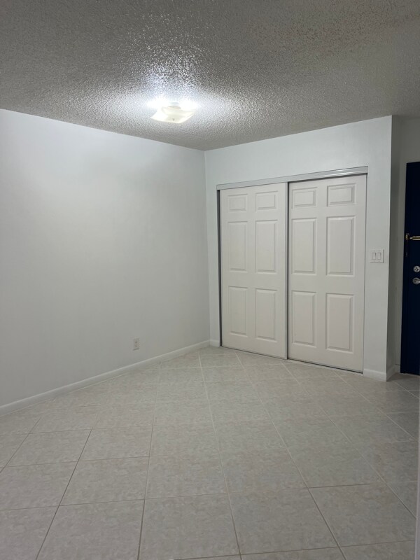 Foto del edificio - 3111 Oakland Shores Dr