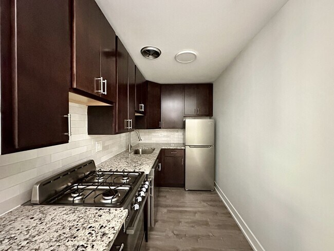 Foto del edificio - 450 W Barry Ave
