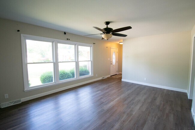 Foto del edificio - 8399 Outer Lincoln Ave