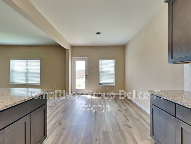 Building Photo - 2013 Dahlia Way