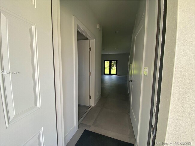 Foto del edificio - 5611 Polk St