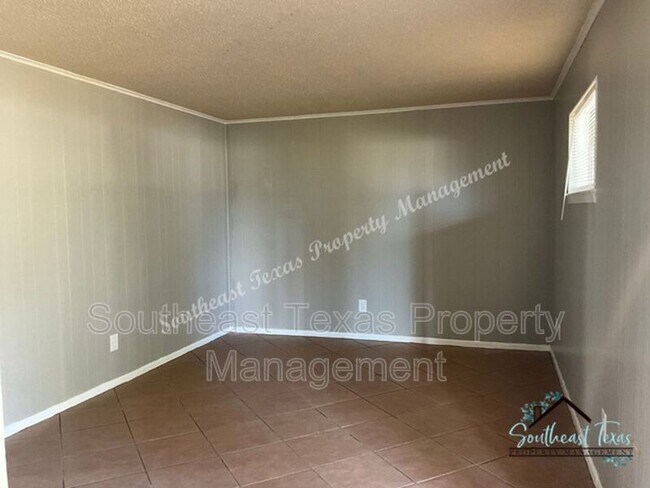 Building Photo - 2160 Merriman St