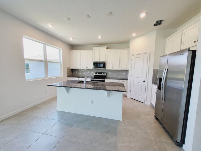 Foto del edificio - Kissimmee 5 Bedroom/3 Baths Home For Rent in 34747