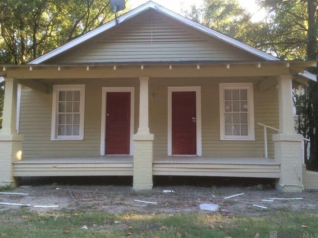 Building Photo - 3160 WYANDOTTE