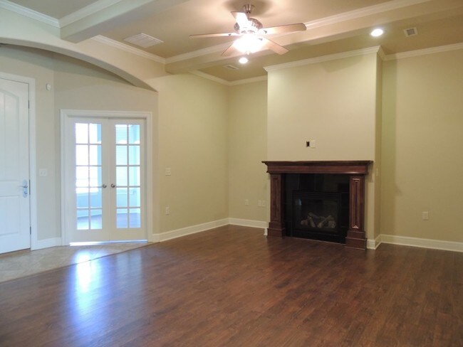Building Photo - 726 W Cottonwood Dr