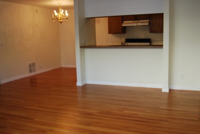 Building Photo - 837 Vallejo Ave