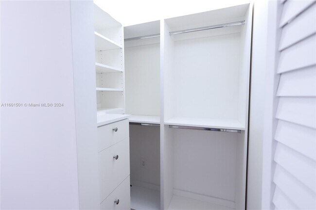 Building Photo - 5261 SW 144th Ave Unit#0 Miami, FL 33175-5717